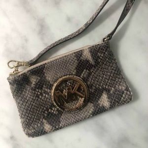 EUC Michael Kors clutch.